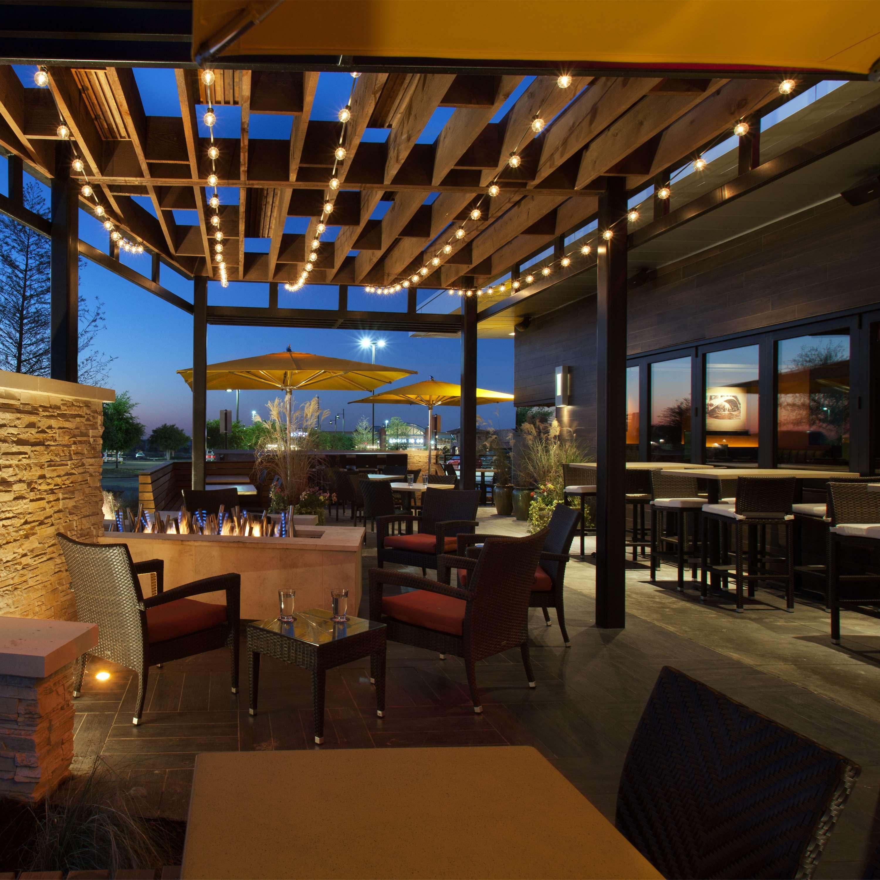 Embassy Suites By Hilton Denton Convention Center Екстериор снимка