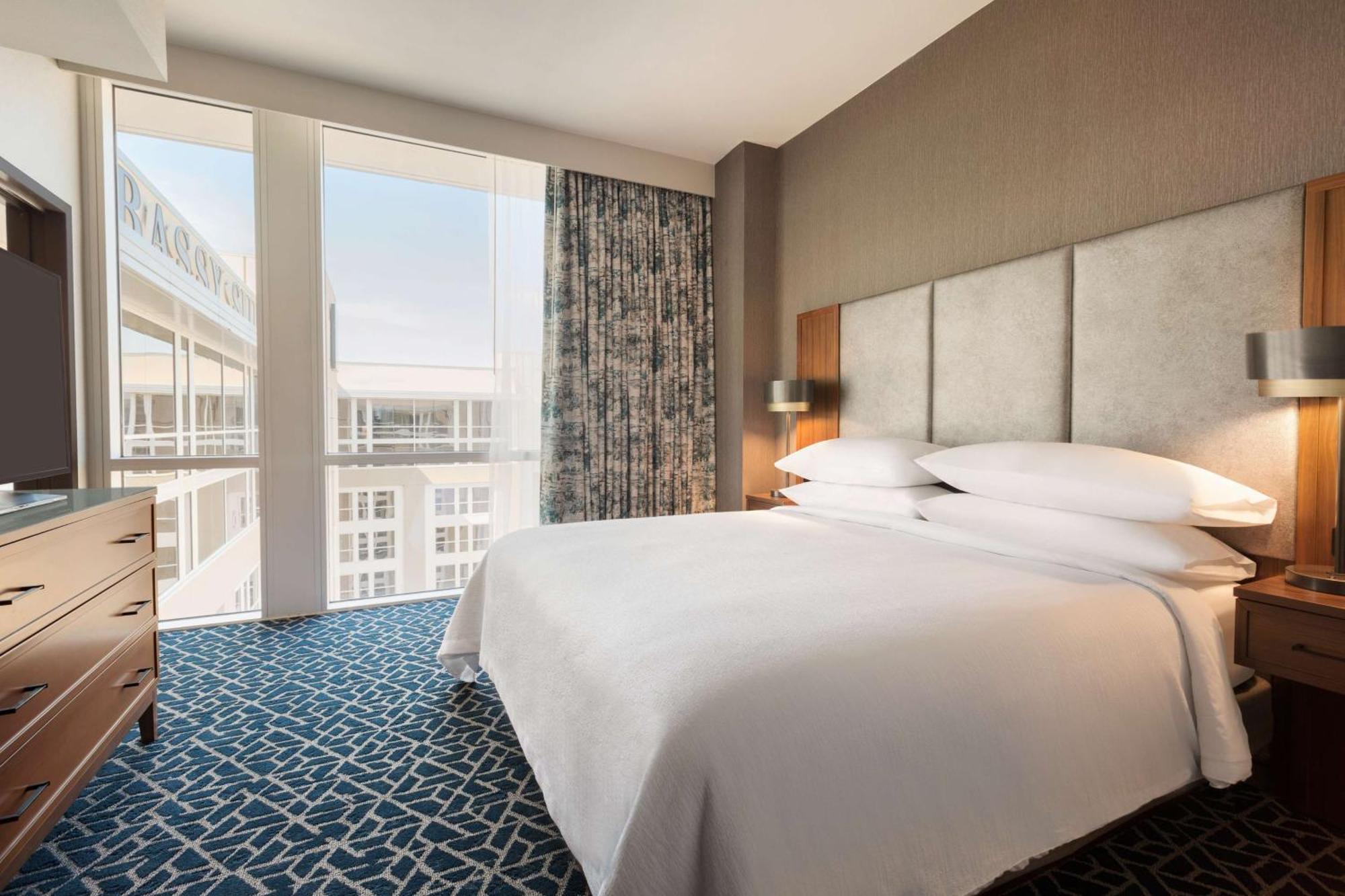 Embassy Suites By Hilton Denton Convention Center Екстериор снимка