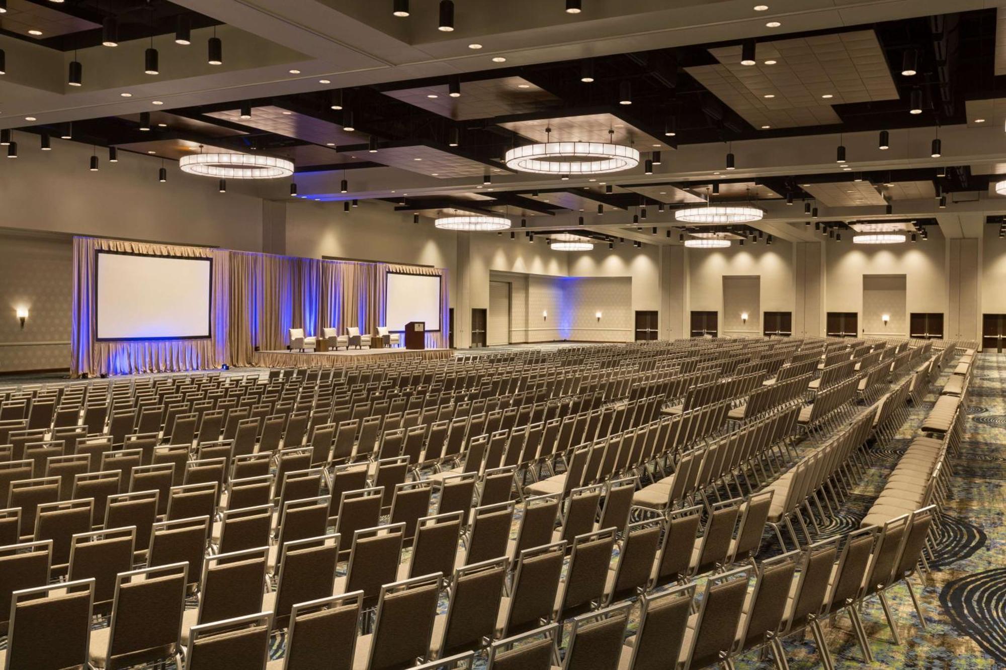Embassy Suites By Hilton Denton Convention Center Екстериор снимка