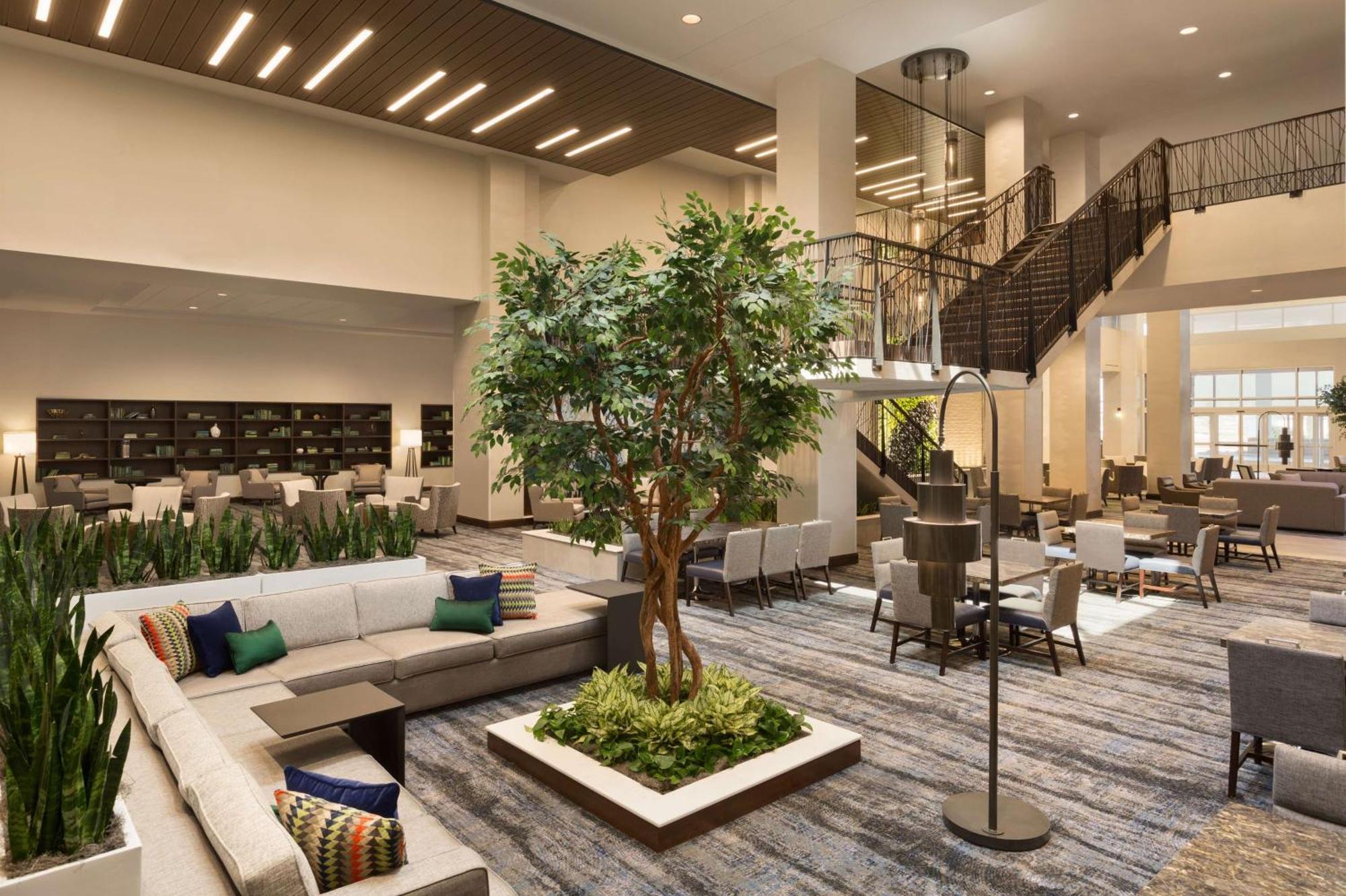Embassy Suites By Hilton Denton Convention Center Екстериор снимка